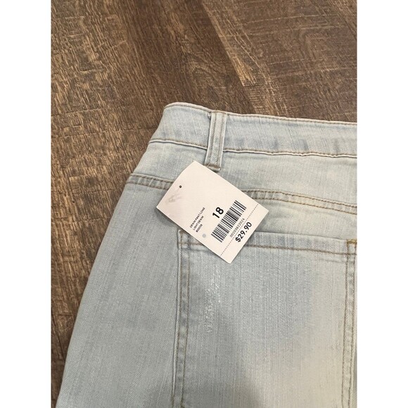 Forever 21+ Denim Distressed Capris size 18 - Picture 6 of 6